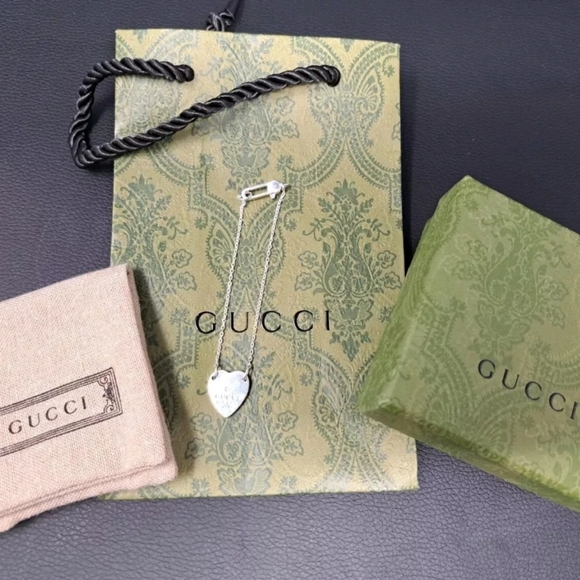 Gucci Trademark Heart Bracelet  925 Sterling Silver GUC - Picture 1 of 6